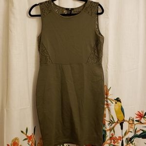 Sleeveless midi dress